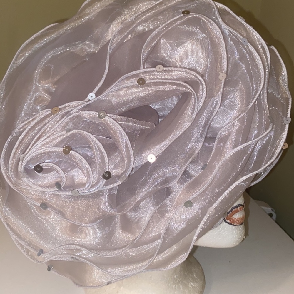 Gorgeous Metallic Silver Whittall & Shon Church Dress Hat - Picture 9 of 12